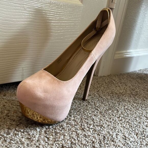 Light Pink Heels  - Picture 6 of 12